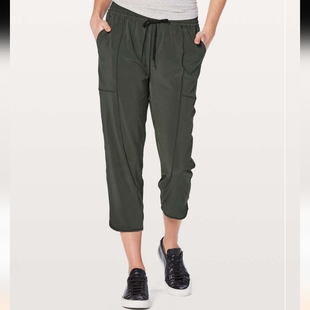 Lululemon Final Play Crop Pant 23" Size 6 Evergreen Casual Loungwear